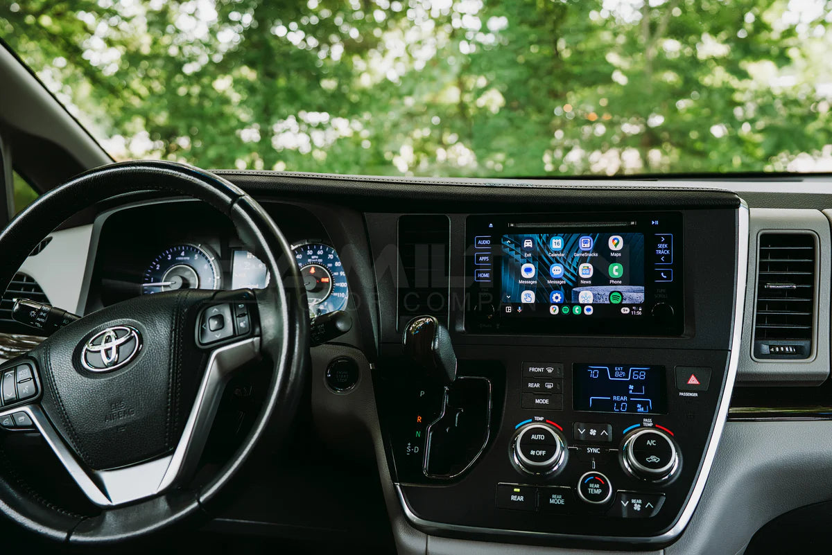 Picture of carplay stereo in a Toyota Sienna