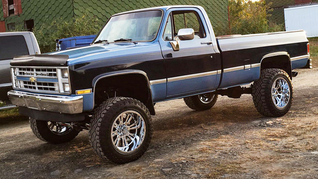 Picture of 22-inch Hardrock H503 Spine Xposed on the Chevy Truck.