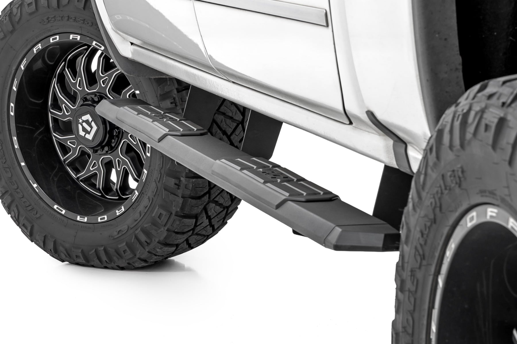 25000 running board gmc 07 19 tr2