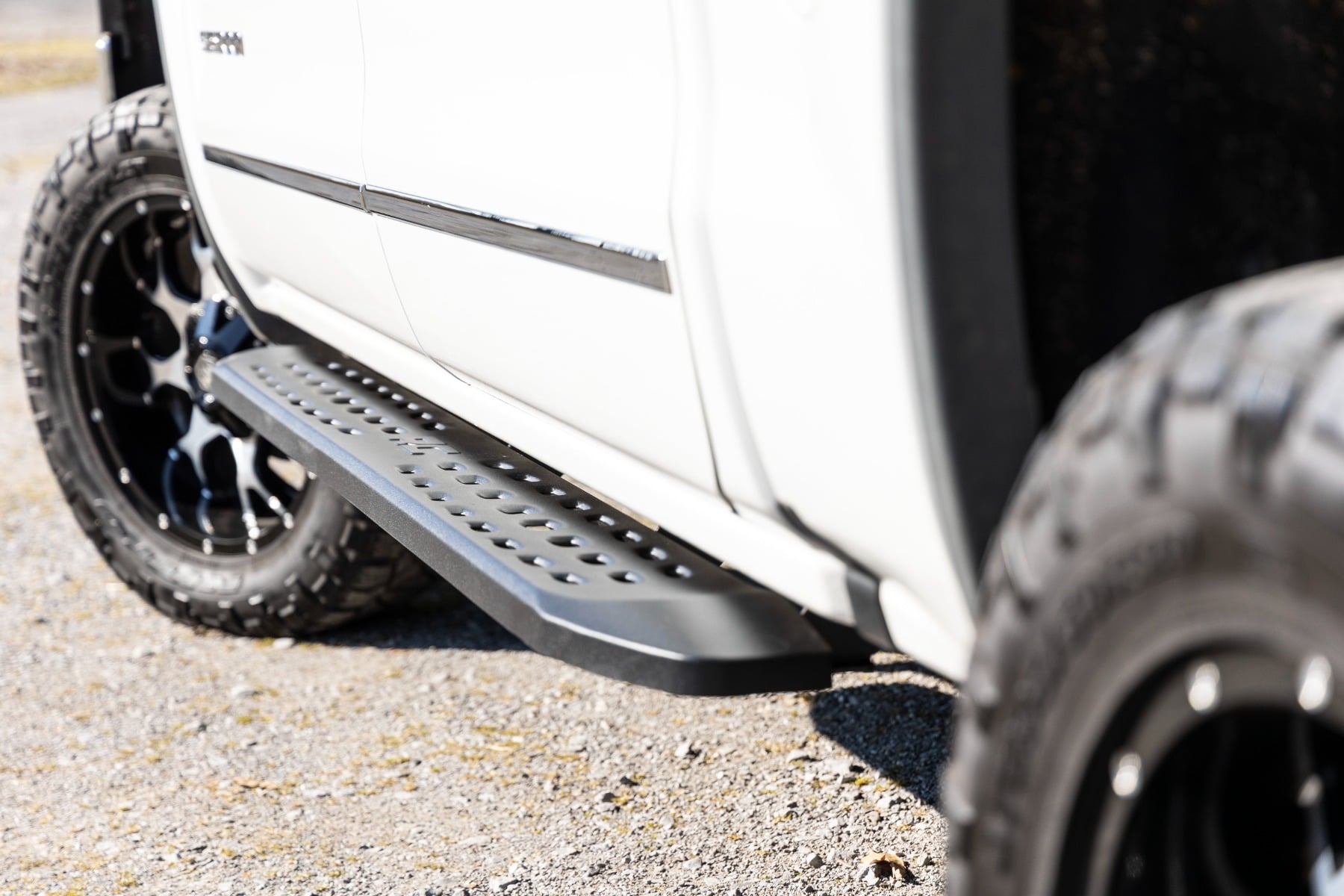 44001 running board chevy gmc 07 18 DELAWARE