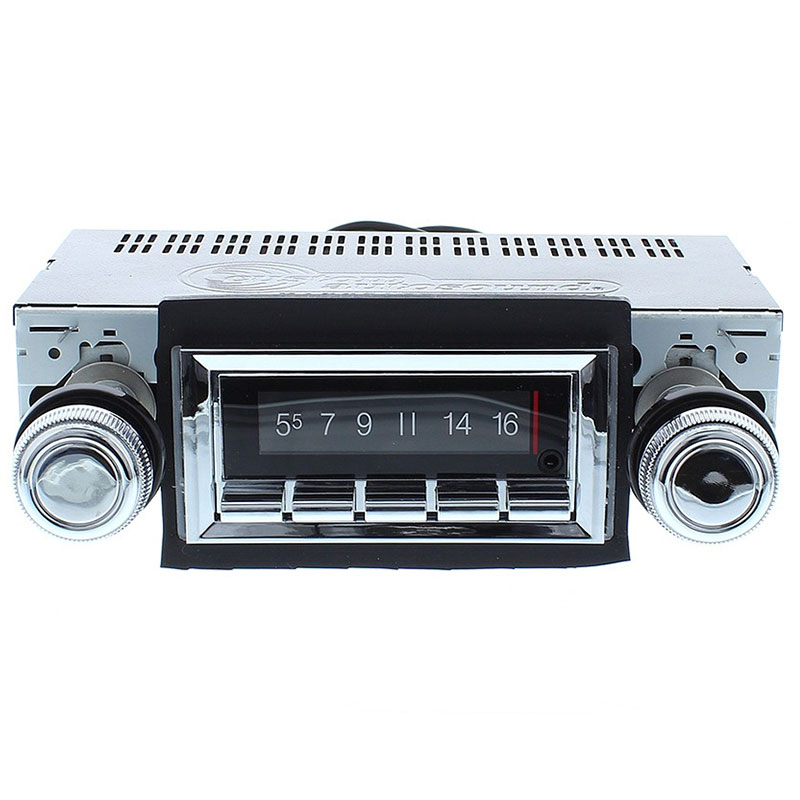 Vintage-style radio receiver with control knobs on a white background