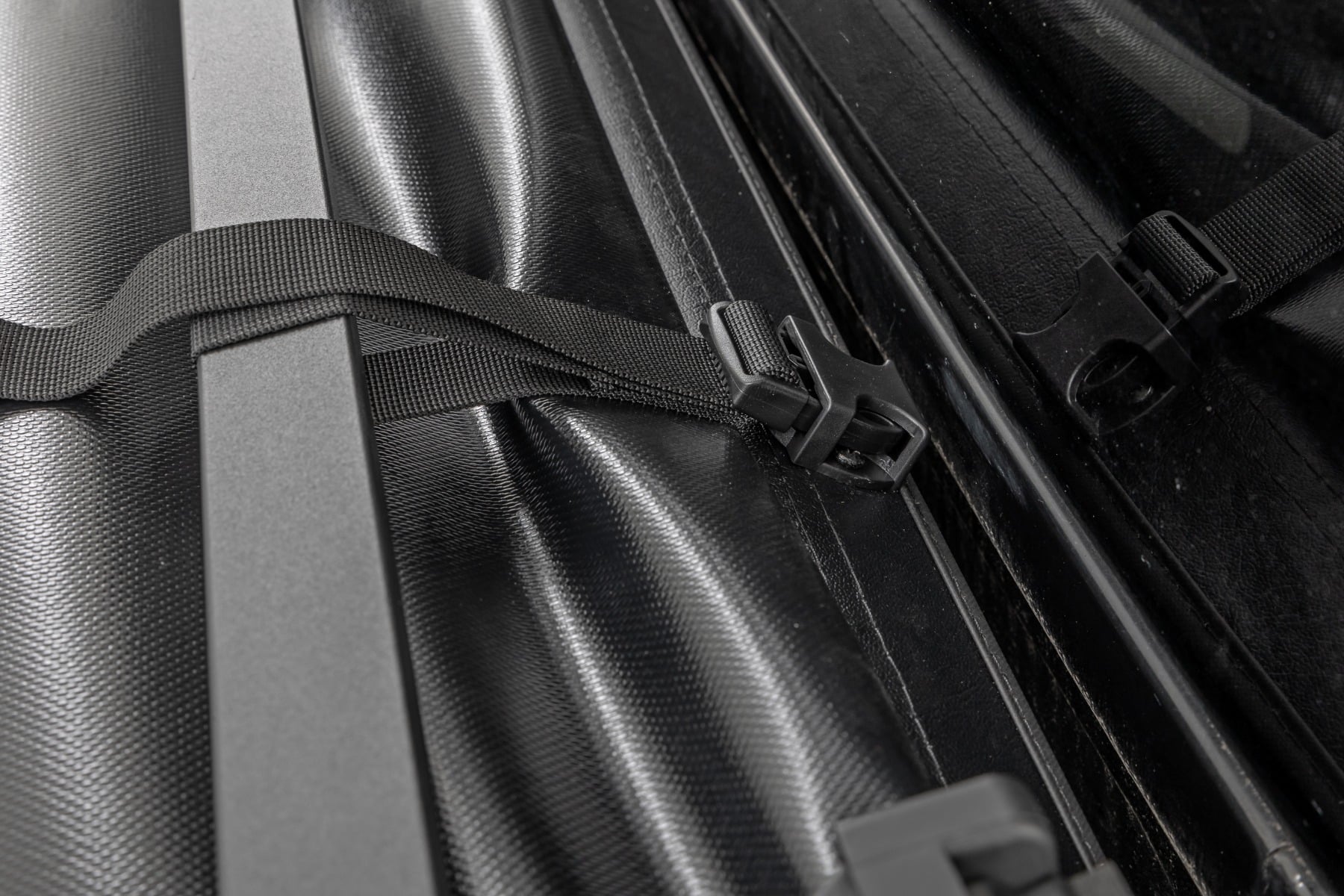 tonneau cover nissan titan 17 24 delaware