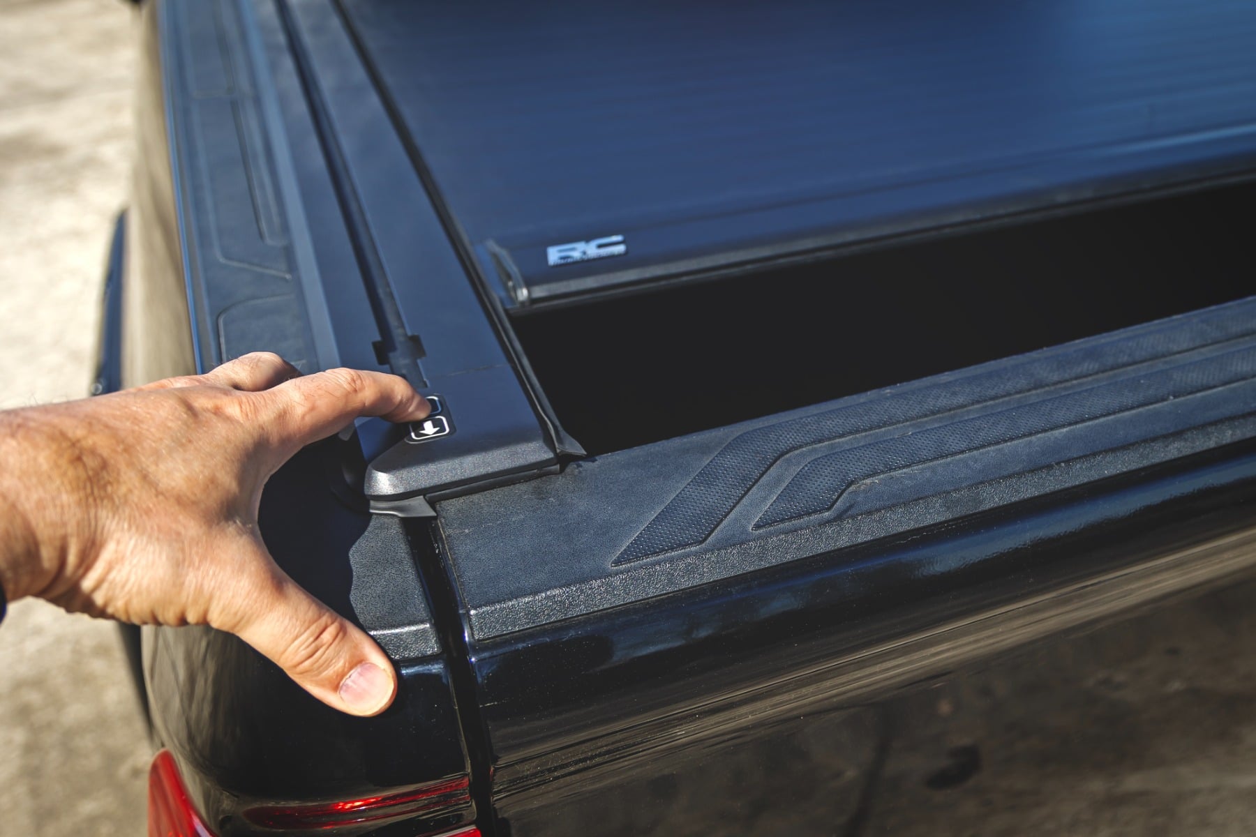 tonneau cover toyota tundra 07 2021 near me