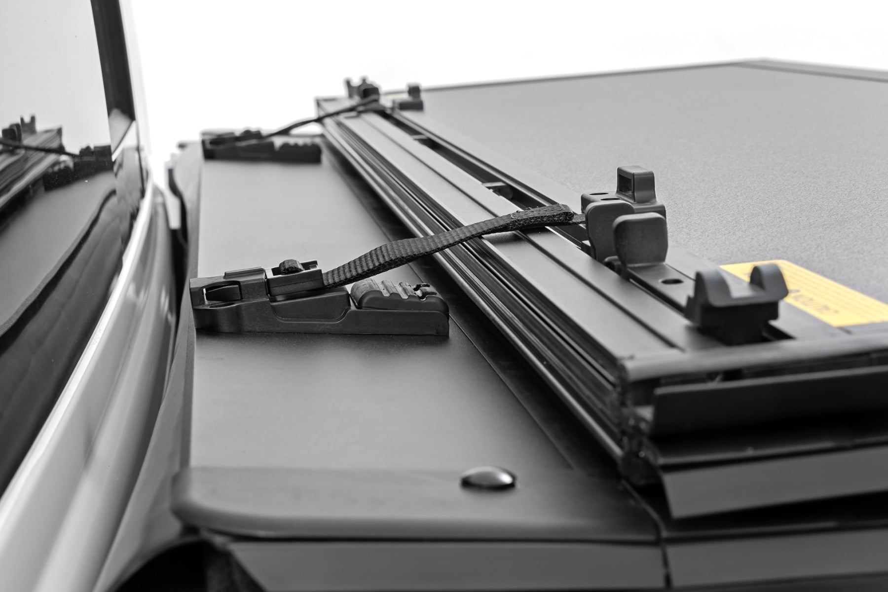 tonneau cover toyota tundra 22 26 delaware