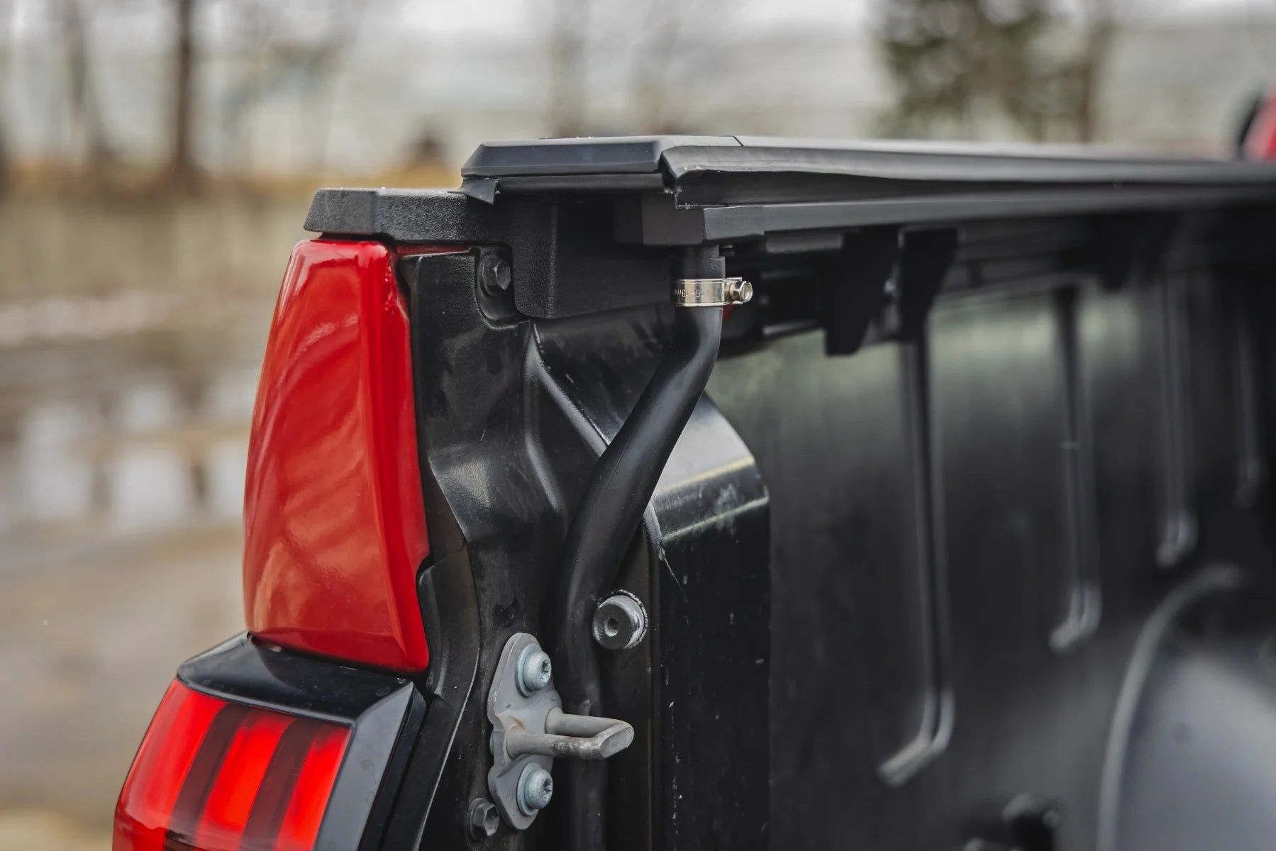 tonneau cover toyota tundra 22 26 delaware